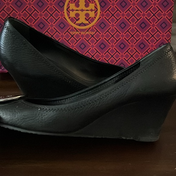 Tory Burch Sally 2 peep tor wedge pump - Picture 3 of 5